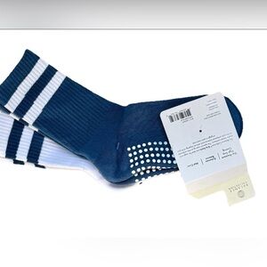 NWT Wildfox Aqua Blue Grip Women's Socks for Pilates Yoga Barre OS